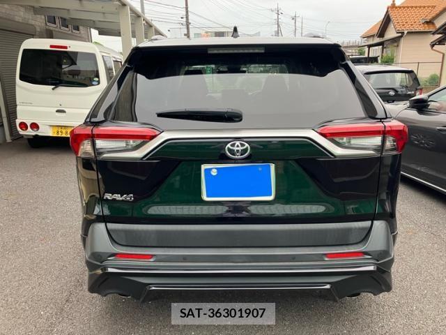 Toyota RAV4 2021-07 7562725-3