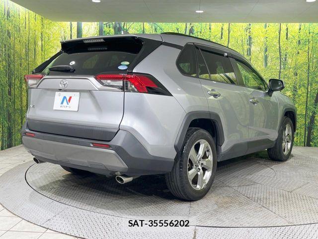 Toyota RAV4 2019-07 7562730-16