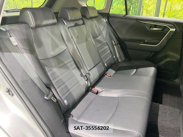 Toyota RAV4 2019-07 7562730-8