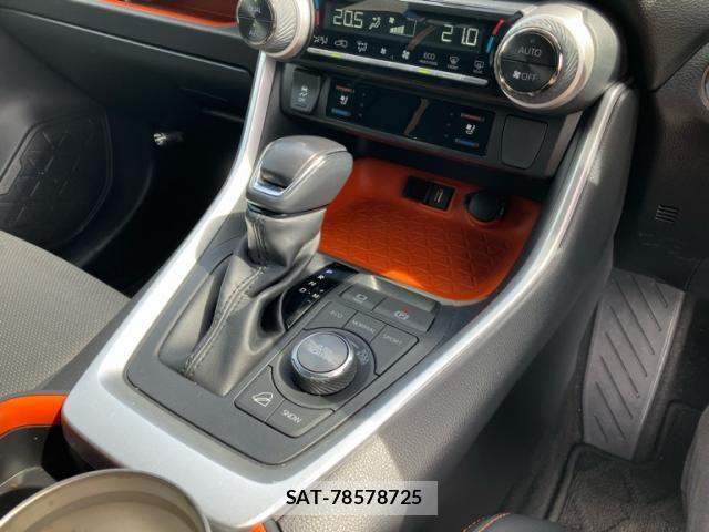 Toyota RAV4 2021-08 7562729-19