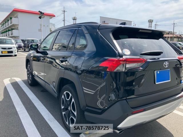 Toyota RAV4 2021-08 7562729-4