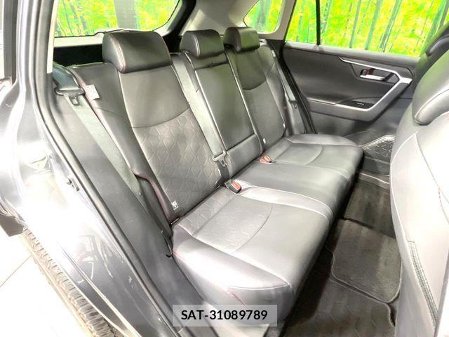 Toyota RAV4 2023-03 7562718-10