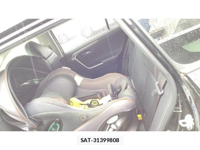 Toyota RAV4 2019-07 7562728-7