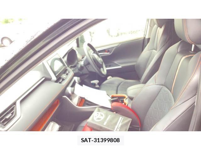 Toyota RAV4 2019-07 7562728-8