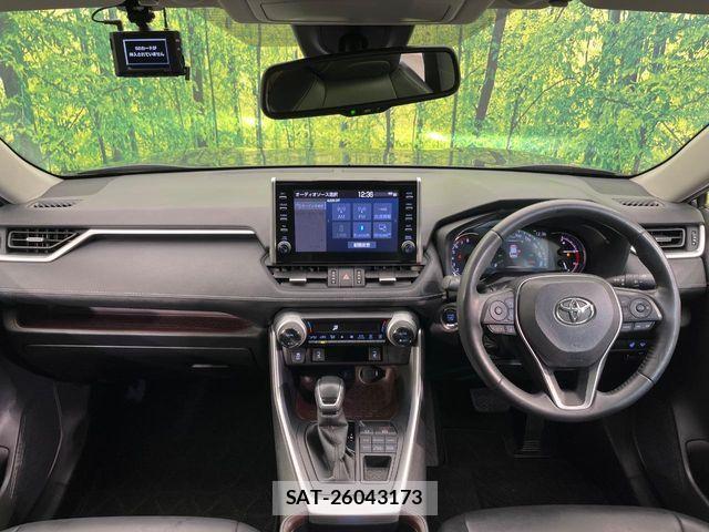 Toyota RAV4 2021-01 7562732-1