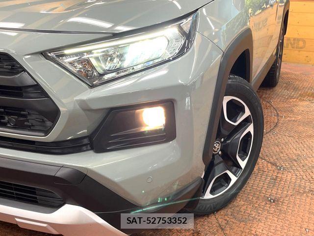 Toyota RAV4 2021-12 7562724-10