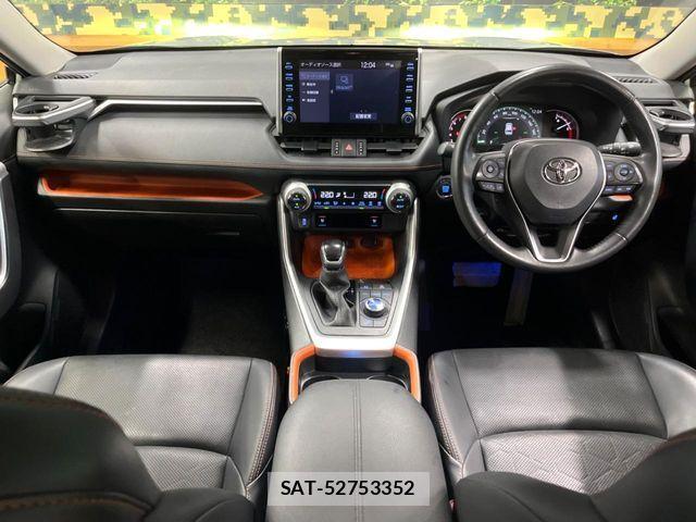 Toyota RAV4 2021-12 7562724-1