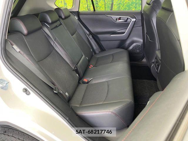 Toyota RAV4 2021-11 7619505-10
