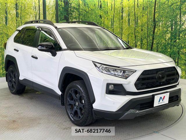 Toyota RAV4 2021-11 7619505-17