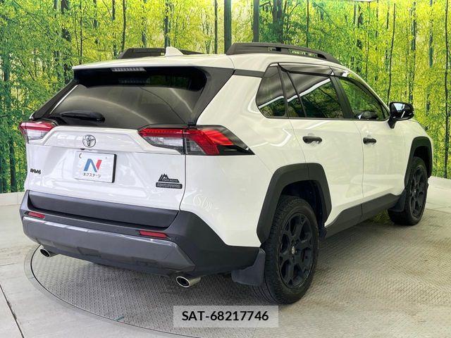 Toyota RAV4 2021-11 7619505-18