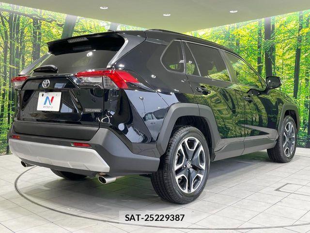 Toyota RAV4 2021-05 7619515-16