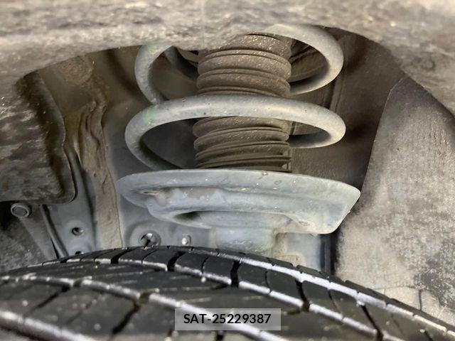 Toyota RAV4 2021-05 7619515-19