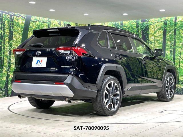 Toyota RAV4 2021-07 7619514-16