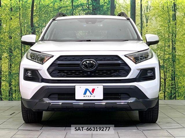 Toyota RAV4 2022-07 7619504-13