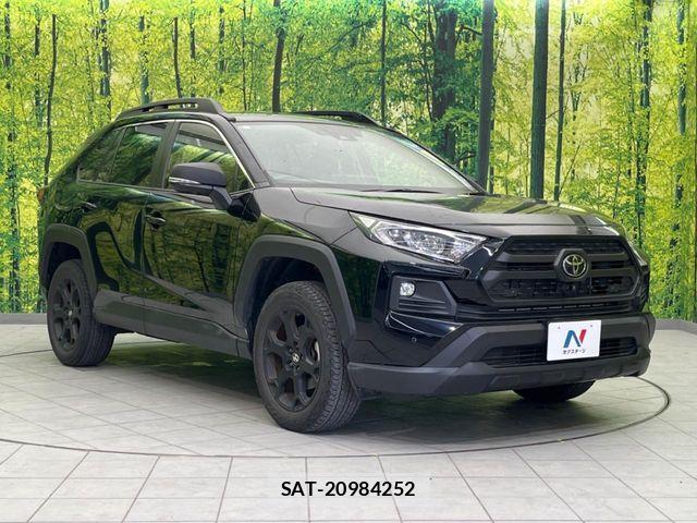 Toyota RAV4 2023-09 7619497-15
