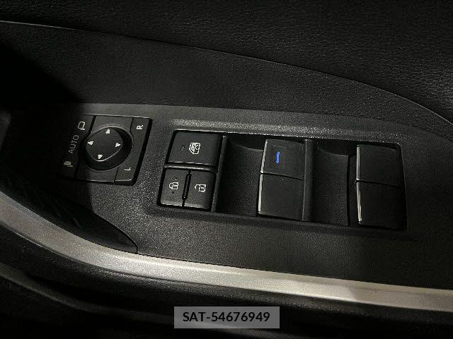 Toyota RAV4 2021-01 7619512-17