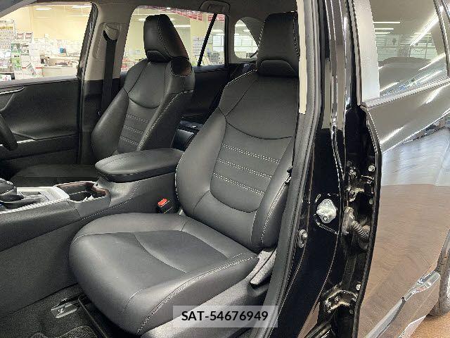 Toyota RAV4 2021-01 7619512-18