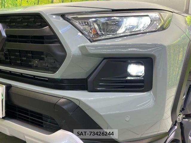 Toyota RAV4 2022-06 7619508-12