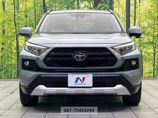 Toyota RAV4 2022-06 7619508-13