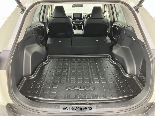 Toyota RAV4 2019-05 7619517-13