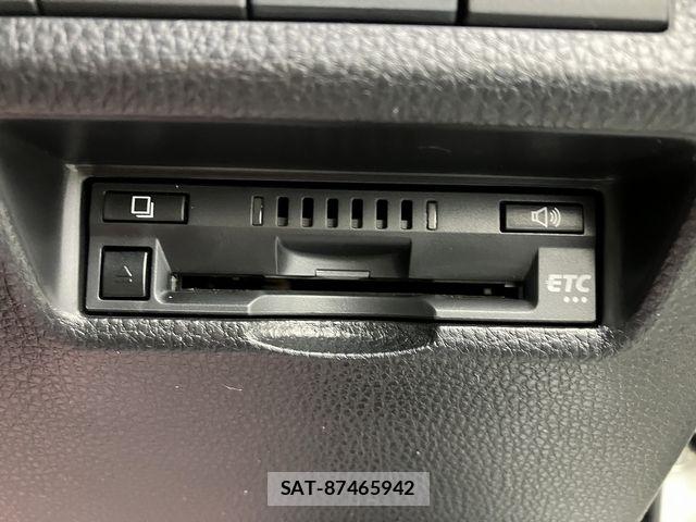 Toyota RAV4 2019-05 7619517-18
