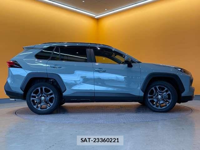 Toyota RAV4 2023-05 7619492-9