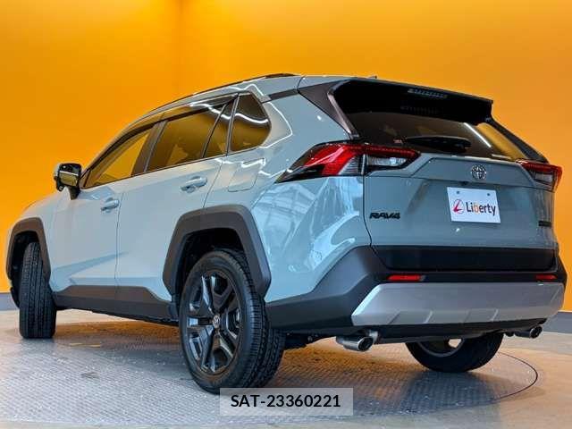 Toyota RAV4 2023-05 7619492-12