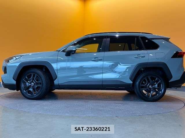 Toyota RAV4 2023-05 7619492-13