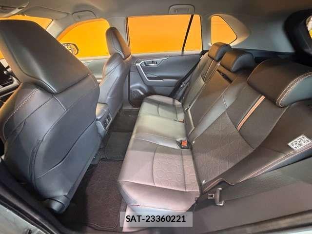 Toyota RAV4 2023-05 7619492-17