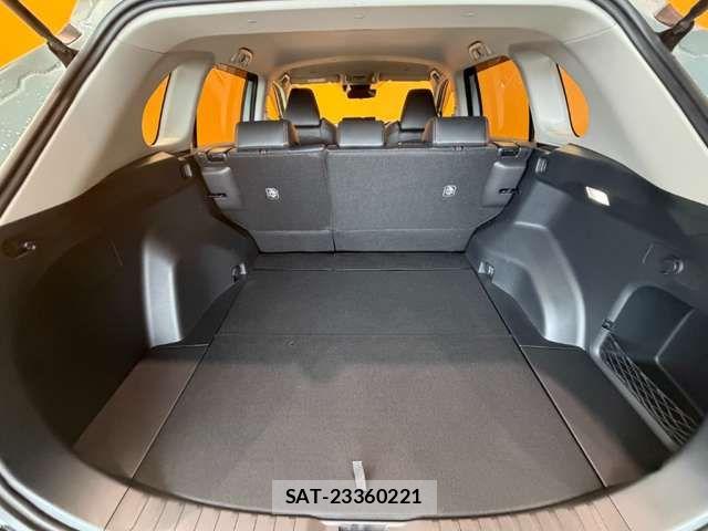 Toyota RAV4 2023-05 7619492-18
