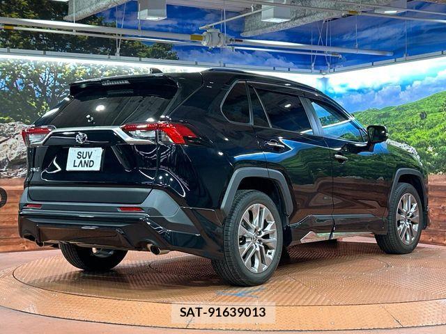 Toyota RAV4 2023-09 7619494-16