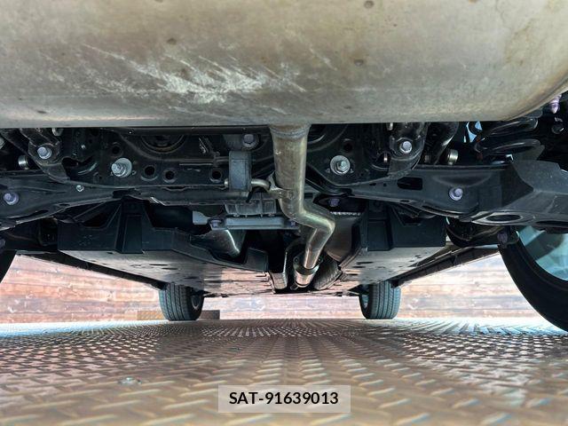 Toyota RAV4 2023-09 7619494-18