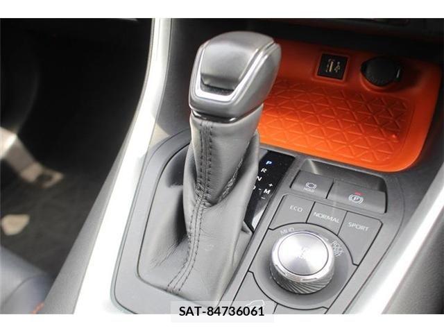 Toyota RAV4 2023-05 7727756-24