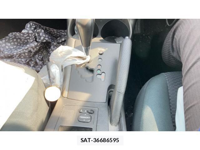 Toyota RAV4 2011-09 7788614-23