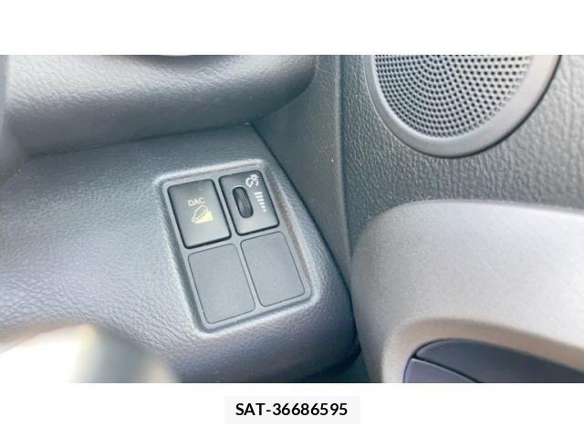 Toyota RAV4 2011-09 7788614-24