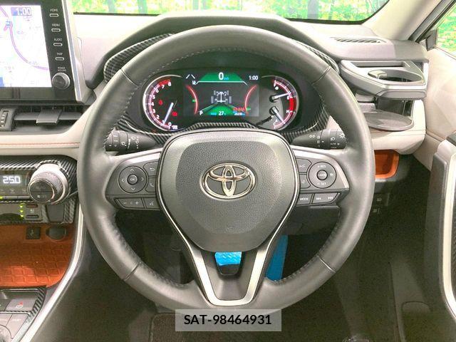 Toyota RAV4 2022-11 7879096-10