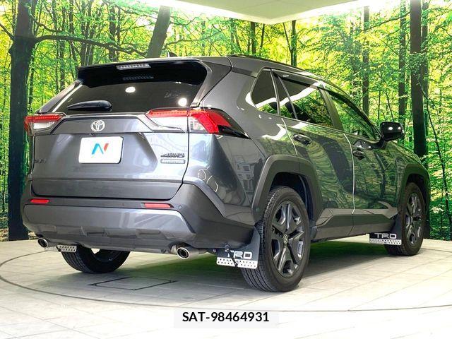 Toyota RAV4 2022-11 7879096-16