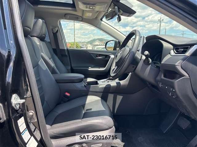 Toyota RAV4 2022-02 7879097-11