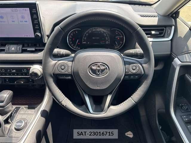 Toyota RAV4 2022-02 7879097-14