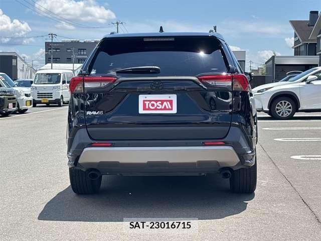 Toyota RAV4 2022-02 7879097-18