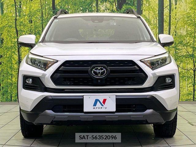 Toyota RAV4 2022-04 7879099-13