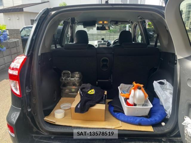 Toyota RAV4 2010-08 7879110-14