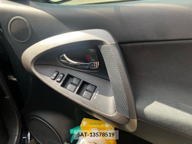 Toyota RAV4 2010-08 7879110-15