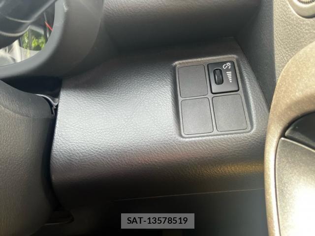 Toyota RAV4 2010-08 7879110-25