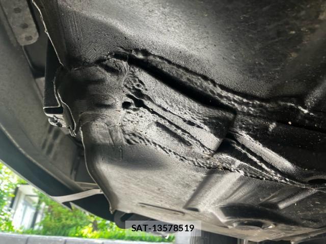 Toyota RAV4 2010-08 7879110-26