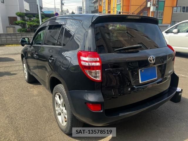 Toyota RAV4 2010-08 7879110-2