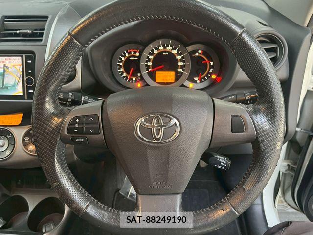 Toyota RAV4 2014-03 7879112-15