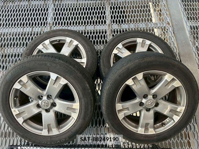 Toyota RAV4 2014-03 7879112-23