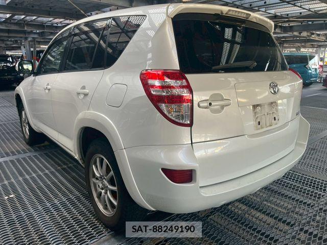 Toyota RAV4 2014-03 7879112-2