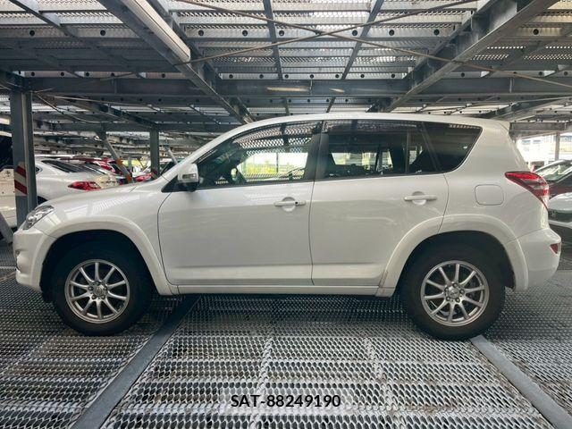 Toyota RAV4 2014-03 7879112-7